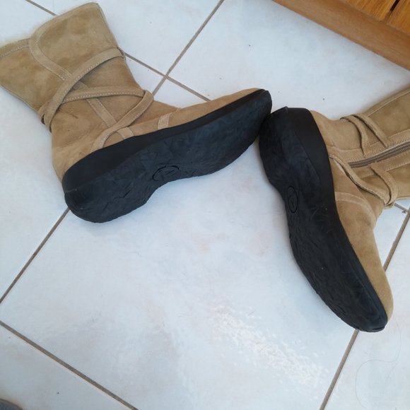 CLARKS ARTISAN COLLECTION LEATHER UPPER BOOTS SIZE 6B - Picture 11 of 13